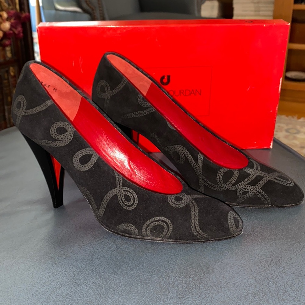 Charles Jourdan Paris black suede pumps size 7 never worn